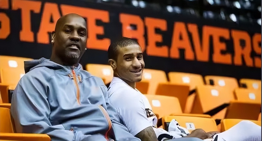 球员争相证 球员争相证